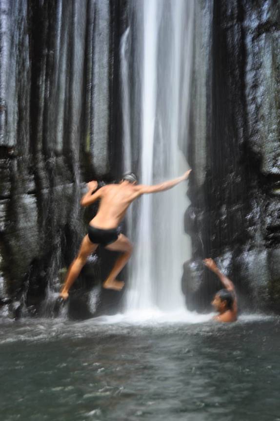 Escalando a Cachoeira do Capelão, na Chapada das Mesas, região de Carolina - MA